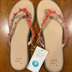 Women’s Studded Sloan Flip Flop Sandals size 8